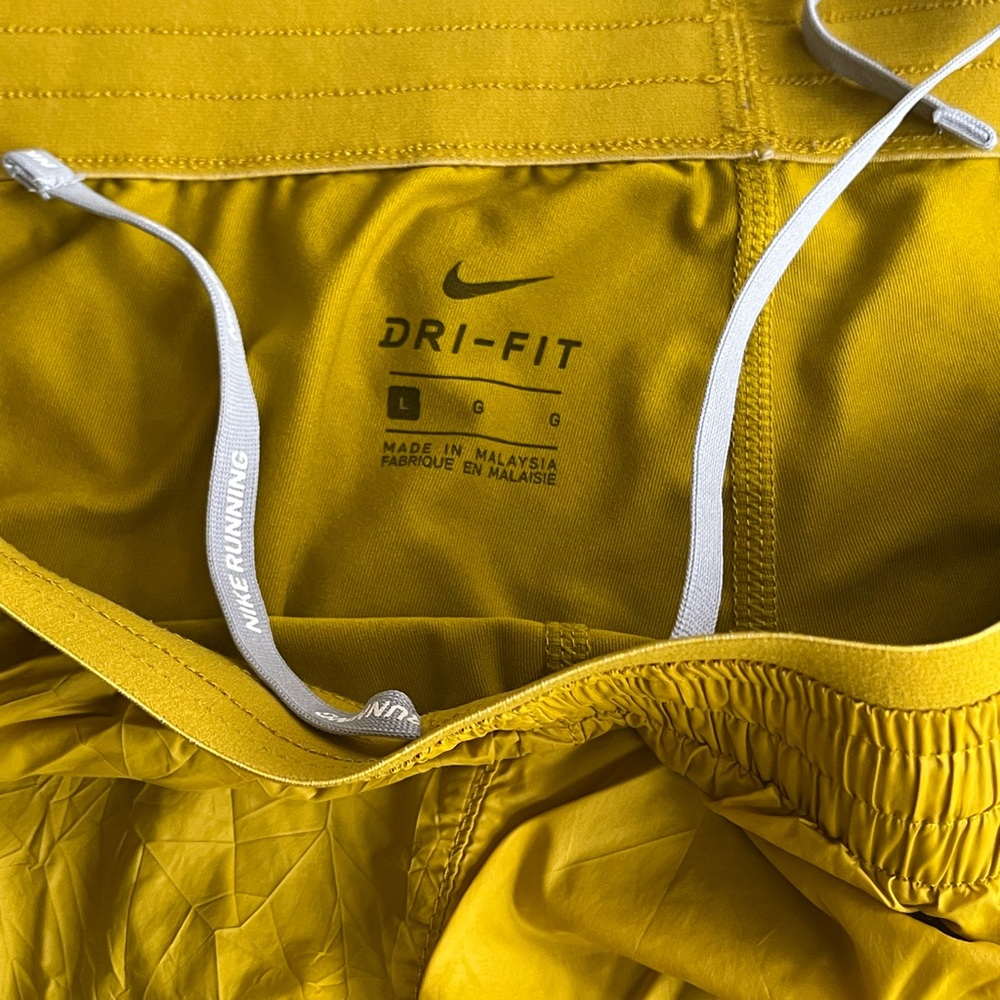 🥇Nike Yellow Running Shorts🥇